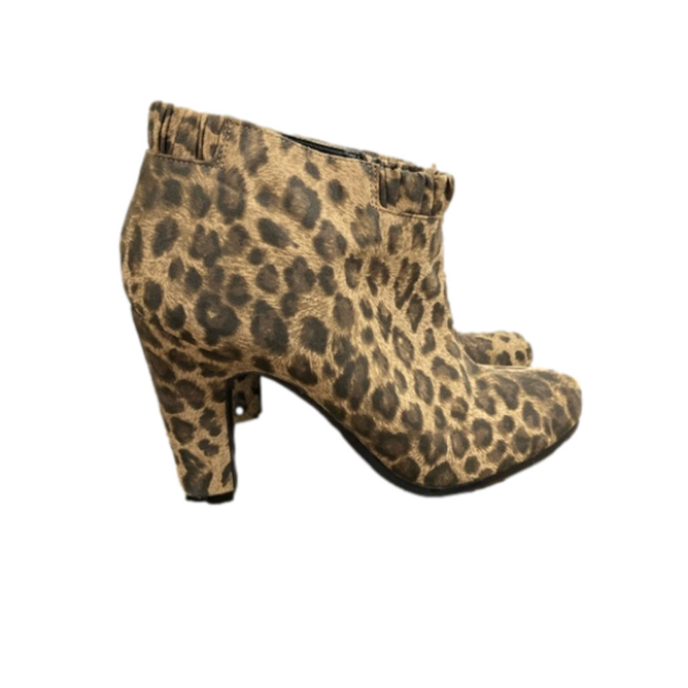 Sam & Libby 8.5 leopard ankle boots heels
